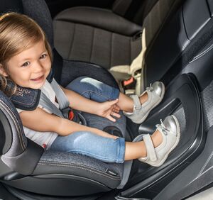 Britax Römer DUALFIX PLUS  Product Features and Benefits 